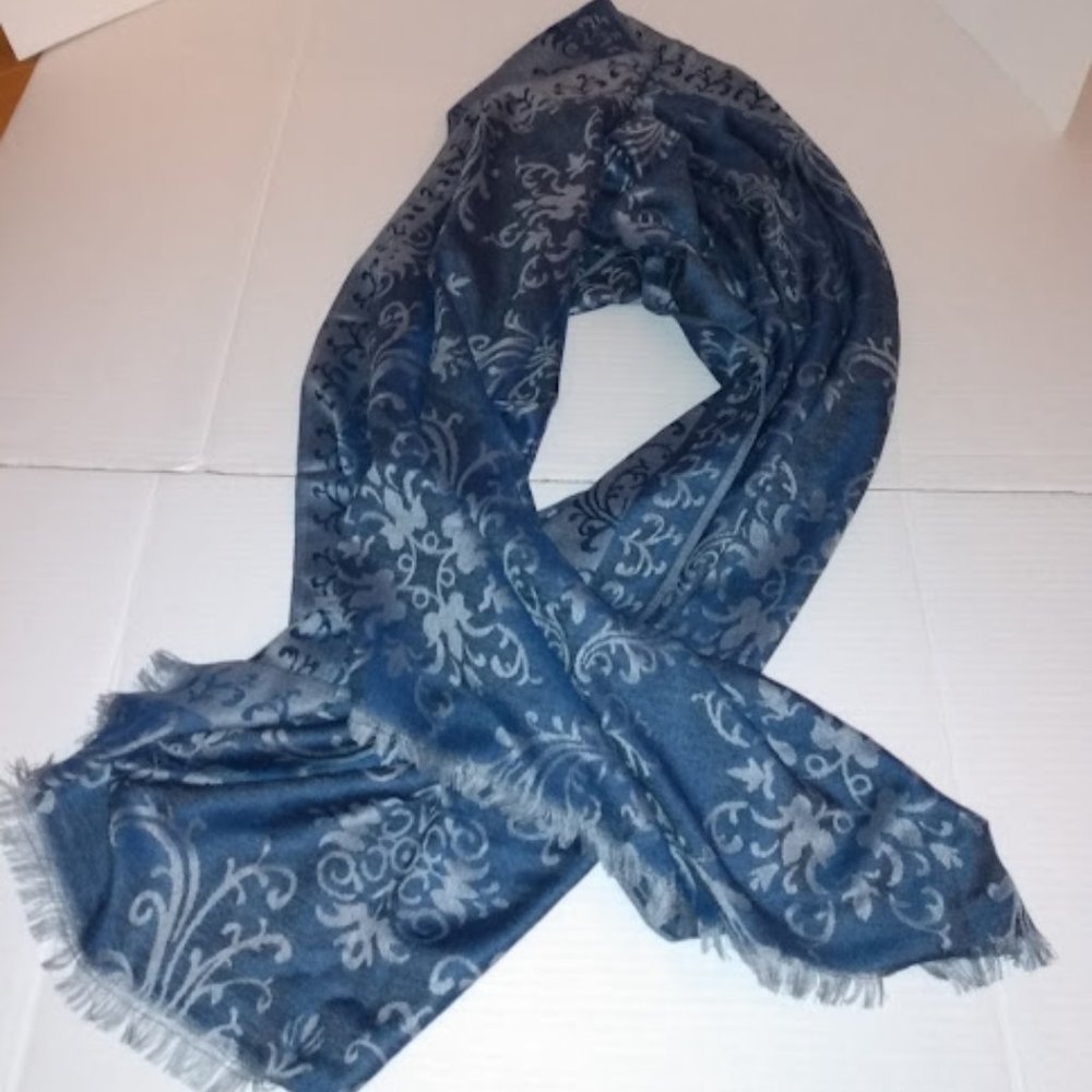 Modern Expressions: Black& gray scarf